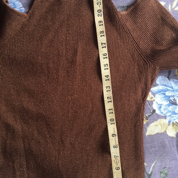 🍻Cover story cold shoulder Shimmer Sweater Large 🍻 - Picture 10 of 15